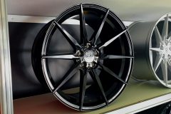 LC-P11-schwarz-scaled
