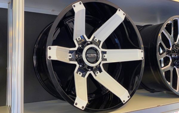 LC-OF16 schwarz weiss 12×20/12×22 5×127 / 5×139.7 / 6×135 / 6×139.7  ET -44 Preis pro Stück ab: 775,00€
