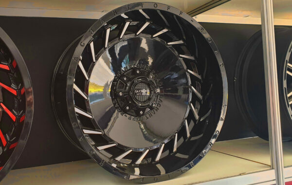 LC-OF15 schwarz/silber 12×22 5×127 / 5×139.7 / 6×135 / 6×139.7  ET -25 Preis pro Stück: 849,00€