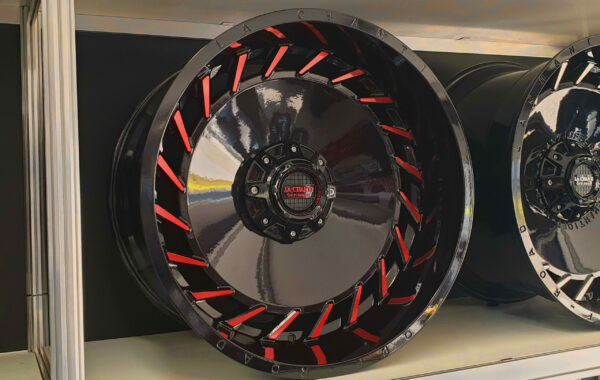LC-OF15 schwarz/rot 12×22 5×127 / 5×139.7 / 6×135 / 6×139.7  ET -25 Preis pro Stück: 849,00€
