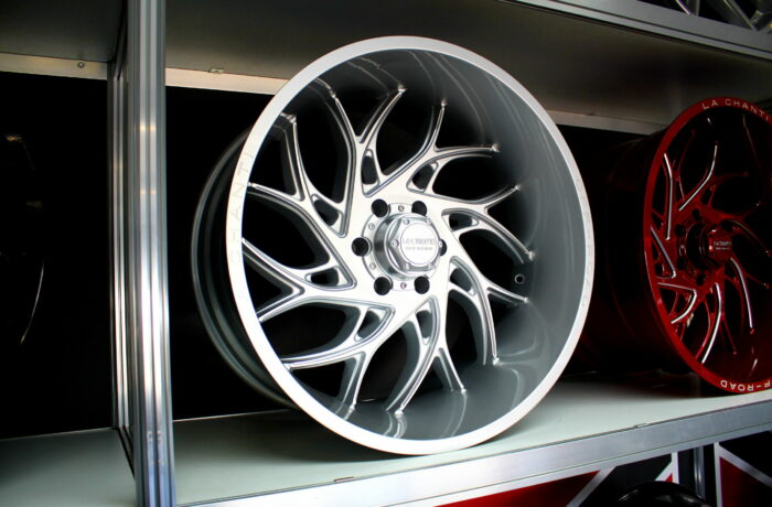 LC-OF20 silber 10×22/11.5×22 5×139.7 / 6×135 / 6×139.7   ET 12/-25 Preis pro Stück ab: 799,00€