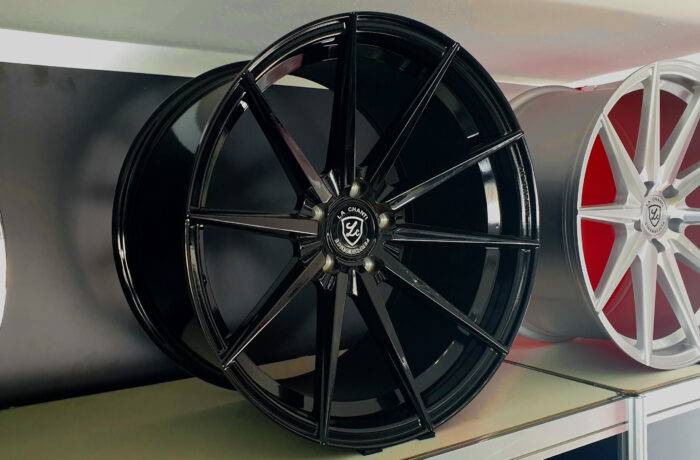 P10 schwarz 9×20, 10×20, 11×20, 5×112 / 5×114.3/ 5×115/ 5×120  Preis pro Stück: ab 499,00€