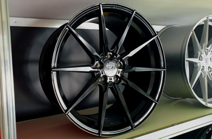 P11 schwarz 9×21, 10.5×21, 5×112 / 5×114.3/ 5×115/ 5×120  Preis pro Stück: ab 649,00€