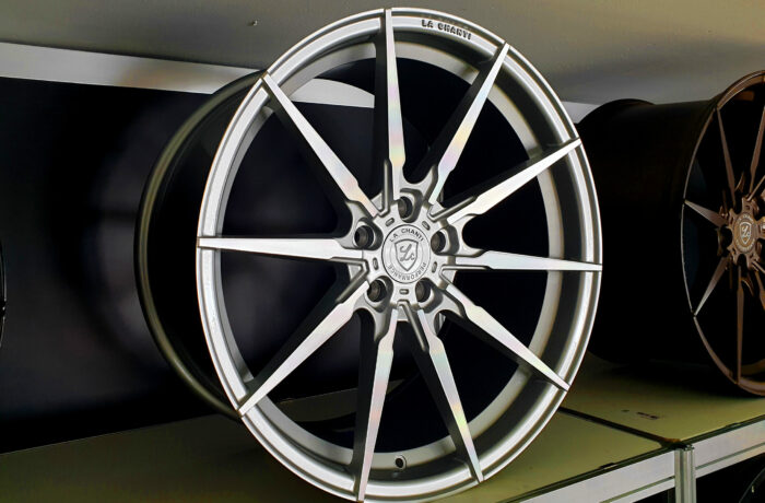 P11 silber 9×21, 10.5×21, 5×112 / 5×114.3/ 5×115/ 5×120  Preis pro Stück: ab 649,00€