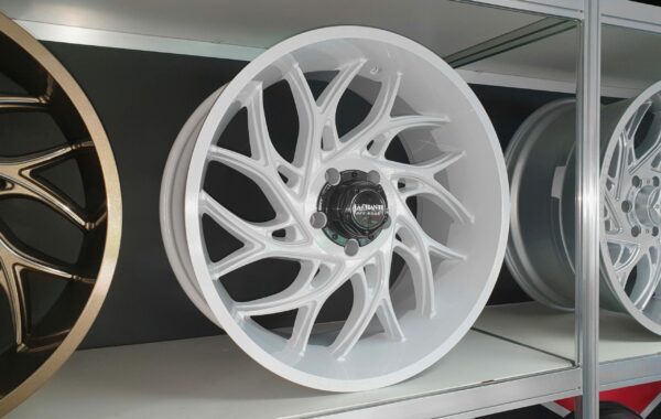 LC-OF20 weiss oder Wunschfarbe 10×22/11.5×22 5×139.7 / 6×135 / 6×139.7 / 8×165.1 / 8×170 ET 12/-25 Preis pro Stück ab: 949,00€