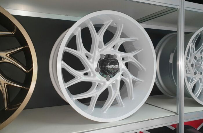 LC-OF20 weiss oder Wunschfarbe 10×22/11.5×22 5×139.7 / 6×135 / 6×139.7 / 8×165.1 / 8×170 ET 12/-25 Preis pro Stück ab: 949,00€