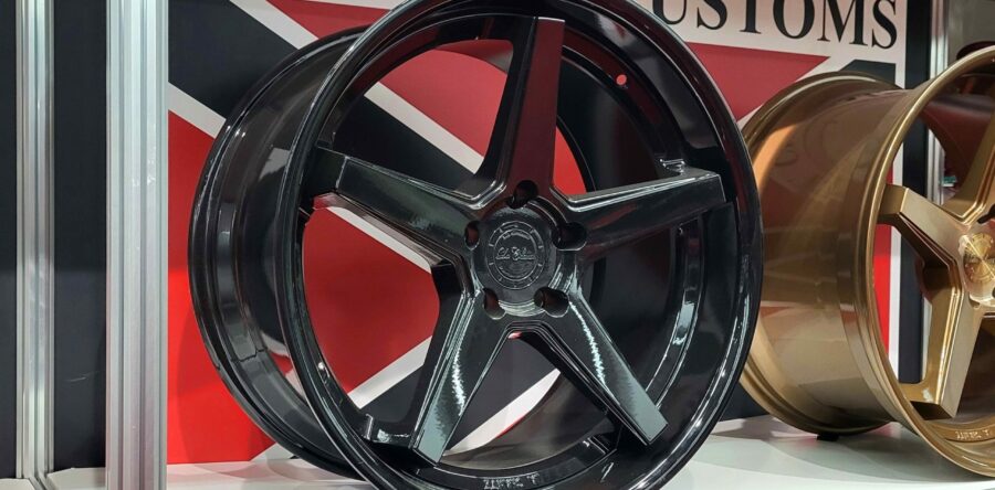 LCP13 schwarz 9×20/10.5×20 5×112/5×114.3/5×120 Preis pro Stück: 599,00€/699,00€ 1