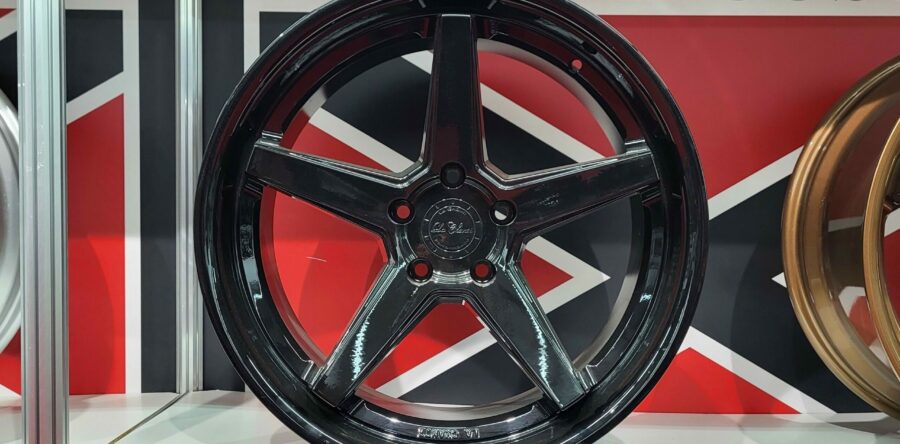 LCP13 schwarz 9×20/10.5×20 5×112/5×114.3/5×120 Preis pro Stück: 599,00€/699,00€ 2