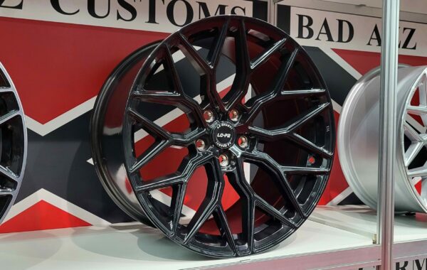 LCP2 schwarz 9×20/10×20/11×20, 5×112/5×114.3/5×120 Preis pro Stück: 549,99€/649,00€/749,00€ 1