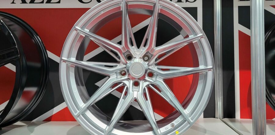 LCP3 silber 9×20/10×20/11×20, 5×112/5×114.3/5×120 Preis pro Stück: 549,99€/649,00€/749,00€ 2