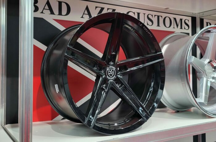 LCP8 schwarz 9×20/10×20/10.5×20/11×20, 5×112/5×114.3/5×115/5×120 Preis pro Stück: 549,99€/649,00€/649,00€/749,00€ 1