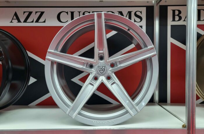 LCP8 silber 9×20/10×20/10.5×20/11×20, 5×112/5×114.3/5×115/5×120 Preis pro Stück: 549,99€/649,00€/649,00€/749,00€ 2